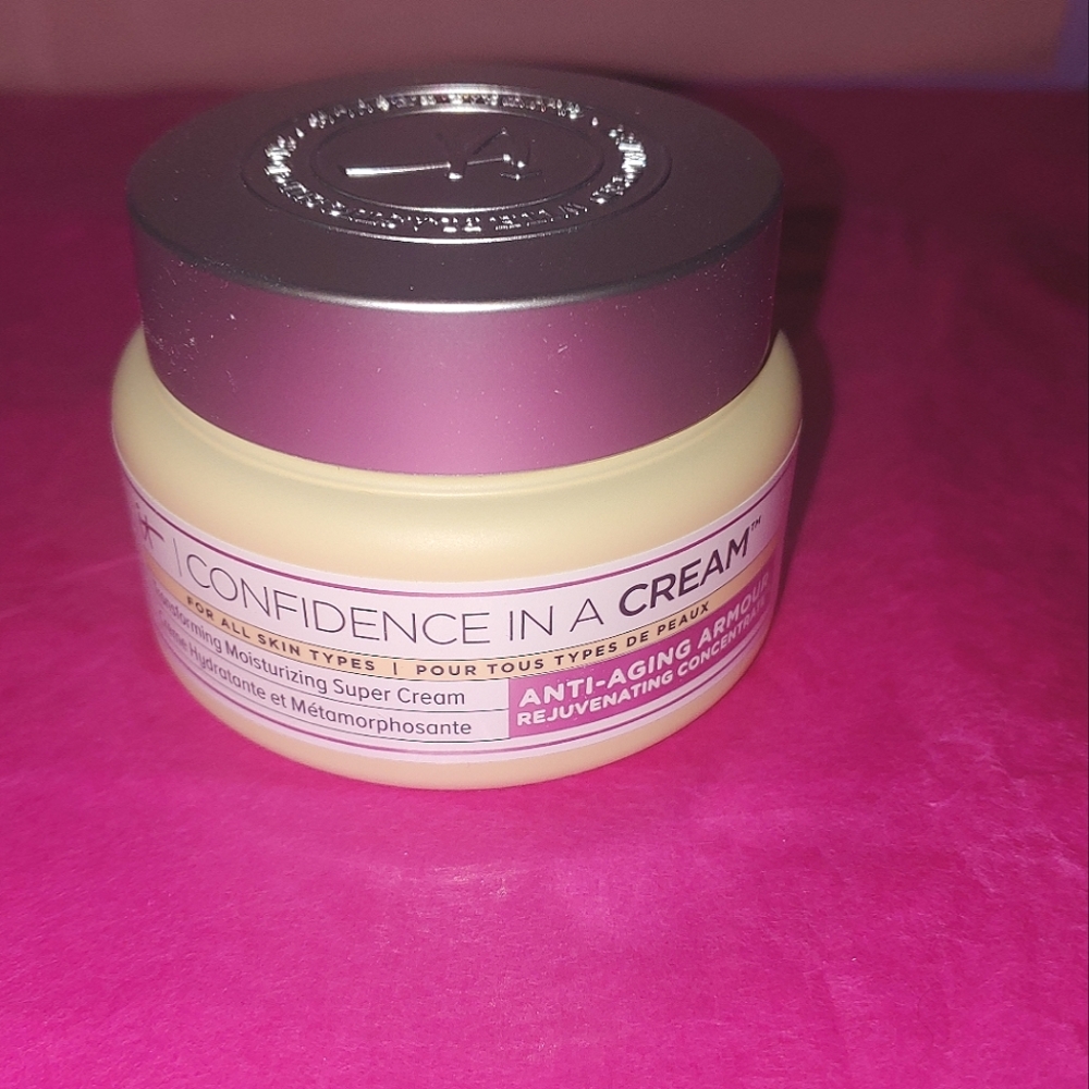 Confidence in a Cream Transforming Moisturizing Super Cream It Cosmetics